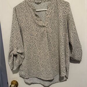 Olive and Oak Women's Cream and Black Patterned Top